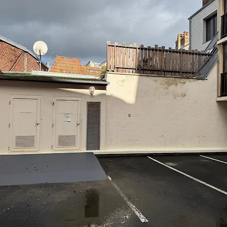 With Terrace And Free Parking Apartment Deauville