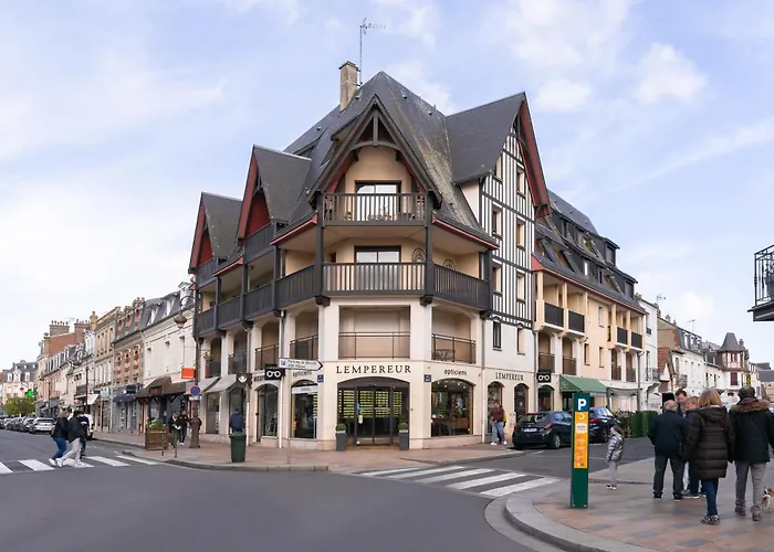 Apartmán With Terrace And Free Parking